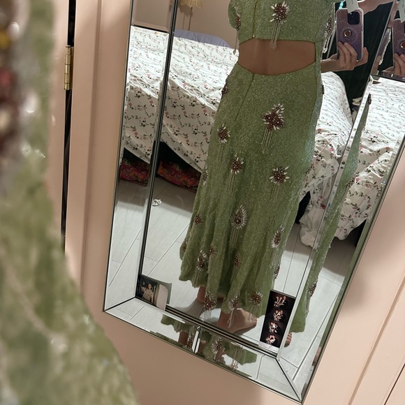 Titian Crystal Embellished Green Apple Sequin Dress - Picture 15 of 16